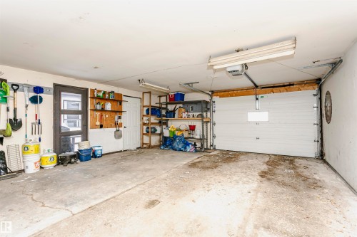 33 Sunnyside Crescent, St. Albert, AB - Indoor Photo Showing Garage