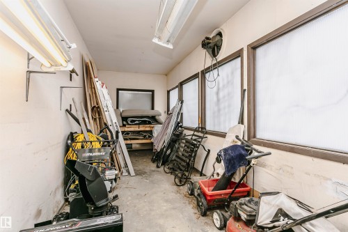 33 Sunnyside Crescent, St. Albert, AB - Indoor Photo Showing Other Room