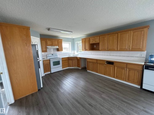 4420 50 Street, Rural Lamont County, AB - Indoor Photo Showing Kitchen With Double Sink