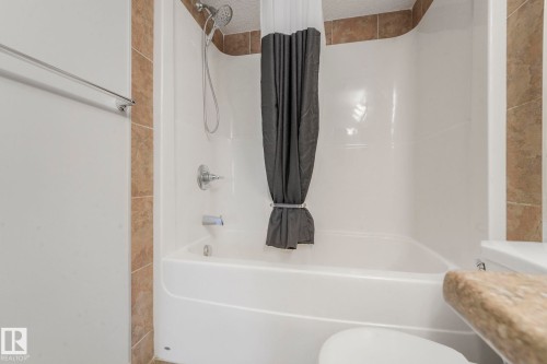 210 103 Ambleside Drive, Edmonton, AB - Indoor Photo Showing Bathroom