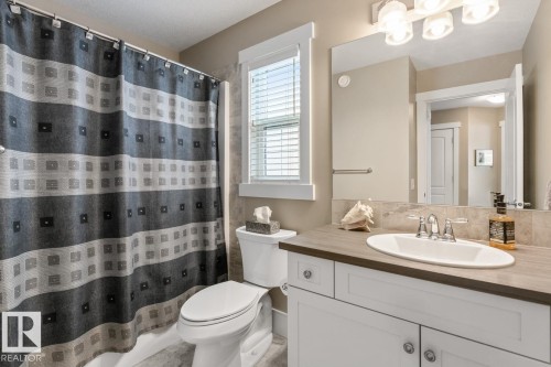 4 Piece Bathroom located on the Second Floor - 7432 Colonel Mewburn Road, Edmonton, AB - Indoor Photo Showing Bathroom