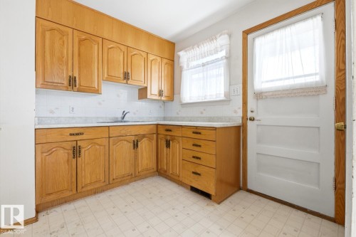 9039 90 Street, Edmonton, AB - Indoor Photo Showing Kitchen