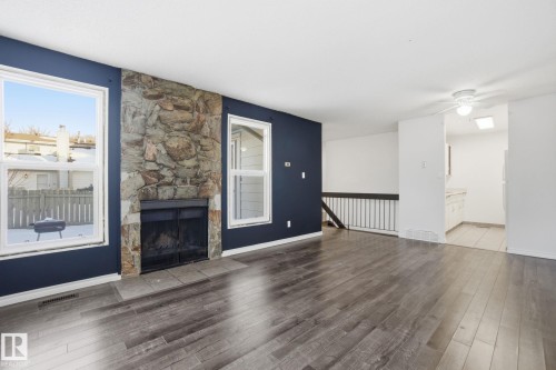 1130 Knottwood Road E, Edmonton, AB - Indoor Photo Showing Other Room