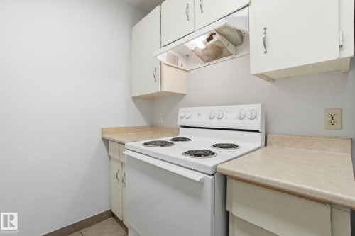 1130 Knottwood Road E, Edmonton, AB - Indoor Photo Showing Kitchen With Double Sink