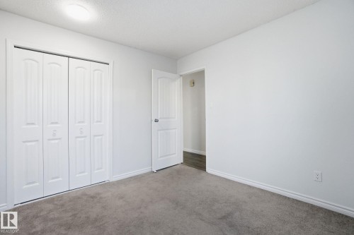 1130 Knottwood Road E, Edmonton, AB - Indoor Photo Showing Bathroom