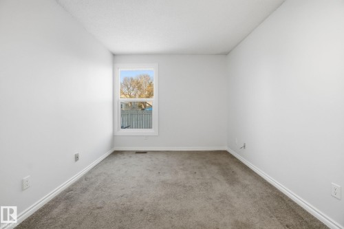 1130 Knottwood Road E, Edmonton, AB - Indoor Photo Showing Other Room