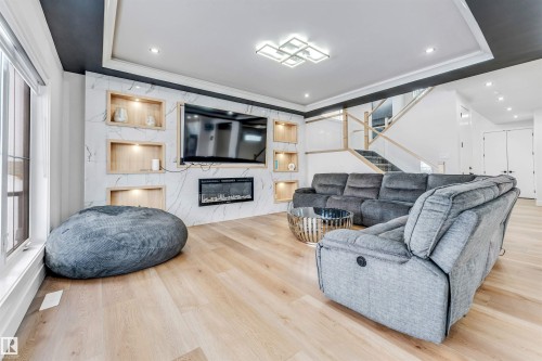 304 33 Avenue, Edmonton, AB - Indoor With Fireplace