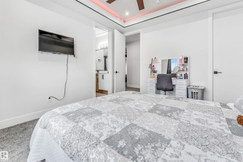 304 33 Avenue, Edmonton, AB - Indoor Photo Showing Bedroom