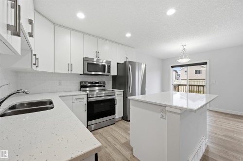 3609 Atkinson Loop, Edmonton, AB - Indoor Photo Showing Kitchen With Stainless Steel Kitchen With Double Sink With Upgraded Kitchen