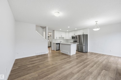 3609 Atkinson Loop, Edmonton, AB - Indoor Photo Showing Kitchen