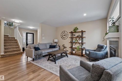 2349 Hagen Link Nw, Edmonton, AB - Indoor Photo Showing Living Room