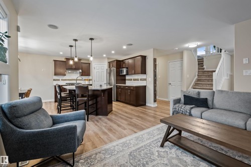 2349 Hagen Link Nw, Edmonton, AB - Indoor Photo Showing Living Room