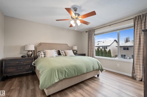 2349 Hagen Link Nw, Edmonton, AB - Indoor Photo Showing Bedroom
