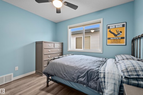 2349 Hagen Link Nw, Edmonton, AB - Indoor Photo Showing Bedroom