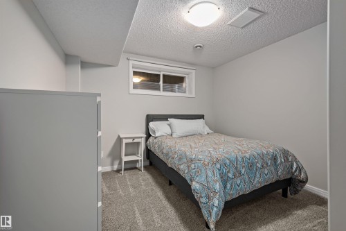 2349 Hagen Link Nw, Edmonton, AB - Indoor Photo Showing Bedroom