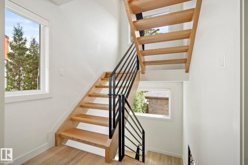 8803 Strathearn Drive, Edmonton, AB - Indoor Photo Showing Other Room