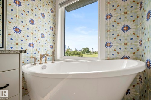 8803 Strathearn Drive, Edmonton, AB - Indoor Photo Showing Bathroom