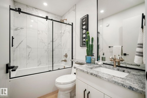 8803 Strathearn Drive, Edmonton, AB - Indoor Photo Showing Bathroom
