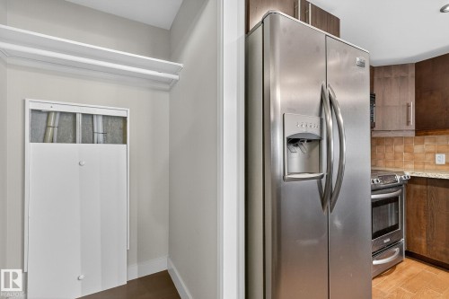 203 10046 117 Street, Edmonton, AB - Indoor Photo Showing Kitchen