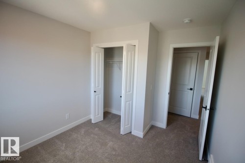 Upper 2232 Muckleplum Crescent Sw, Edmonton, AB - Indoor