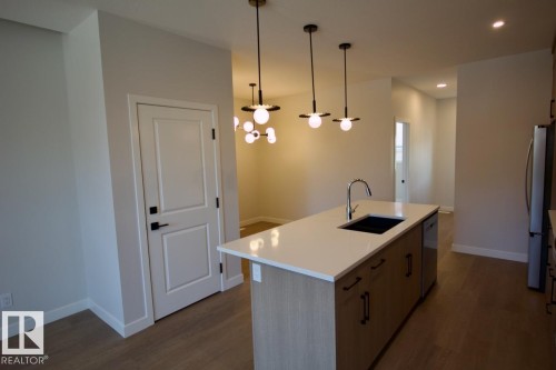 Upper 2232 Muckleplum Crescent Sw, Edmonton, AB - Indoor Photo Showing Kitchen