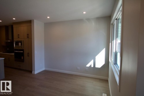 Upper 2232 Muckleplum Crescent Sw, Edmonton, AB - Indoor Photo Showing Other Room