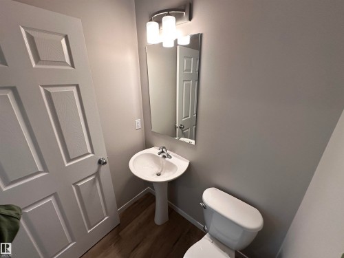 1728 Erker Way, Edmonton, AB - Indoor Photo Showing Bathroom