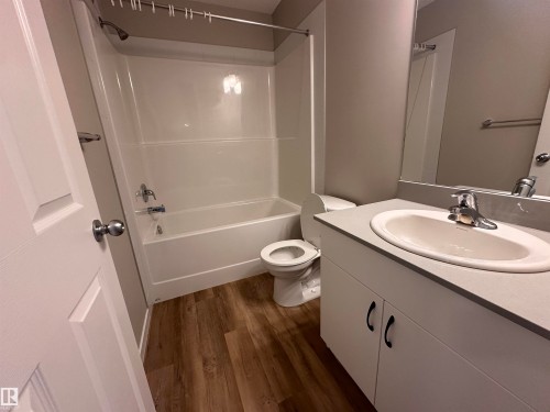 1728 Erker Way, Edmonton, AB - Indoor Photo Showing Bathroom