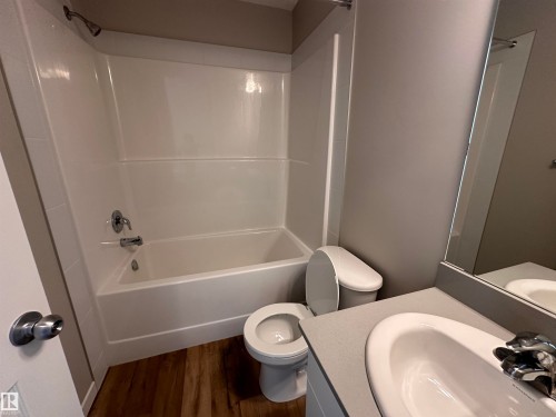 1728 Erker Way, Edmonton, AB - Indoor Photo Showing Bathroom