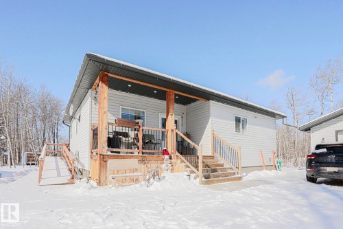 8 Main Street, Entwistle, AB - Outdoor