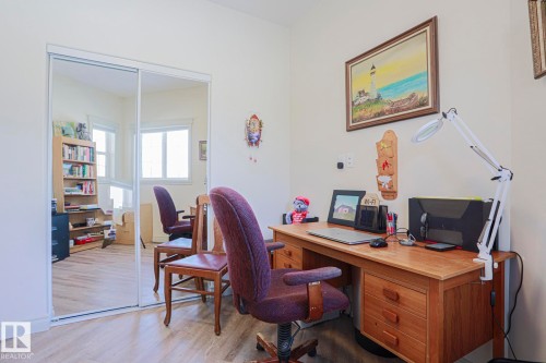 8 Main Street, Entwistle, AB - Indoor Photo Showing Office