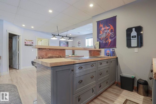 8 Main Street, Entwistle, AB - Indoor