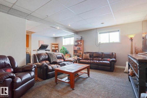 8 Main Street, Entwistle, AB - Indoor