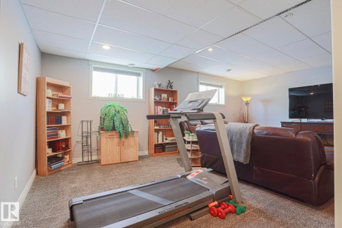 8 Main Street, Entwistle, AB - Indoor