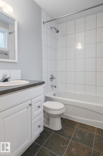 10831 80 Avenue, Edmonton, AB - Indoor Photo Showing Bathroom