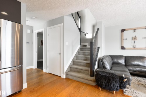 60 Vanderbilt Common, Spruce Grove, AB - Indoor Photo Showing Living Room
