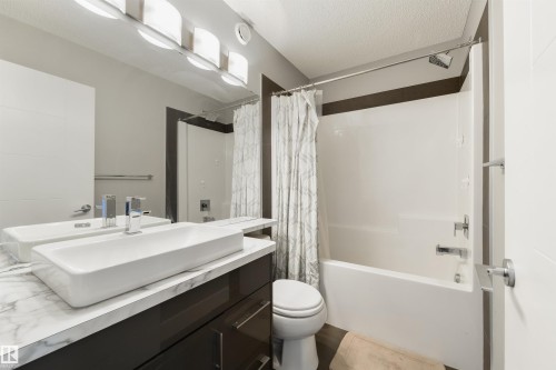 60 Vanderbilt Common, Spruce Grove, AB - Indoor Photo Showing Bathroom