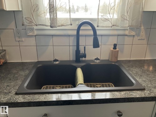 14622 118 Street, Edmonton, AB - Indoor Photo Showing Kitchen With Double Sink