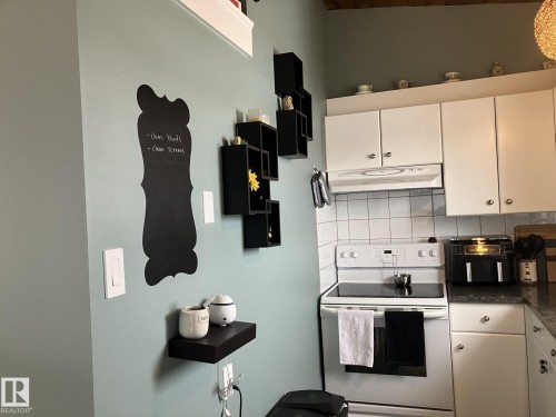 14622 118 Street, Edmonton, AB - Indoor Photo Showing Kitchen