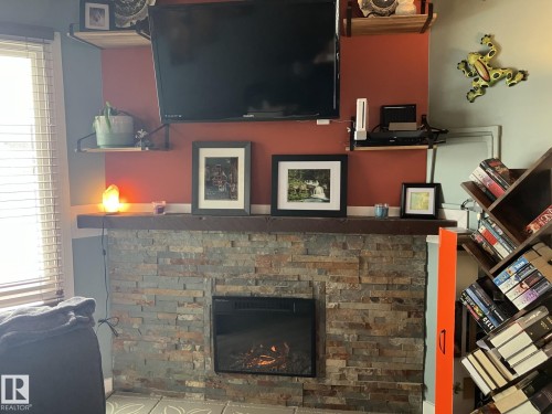 14622 118 Street, Edmonton, AB - Indoor With Fireplace