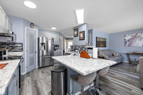 18206 108 Street, Edmonton, AB - Indoor Photo Showing Kitchen With Upgraded Kitchen