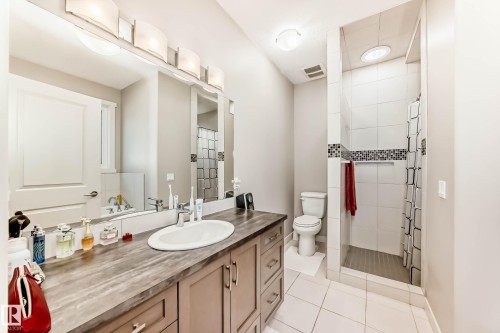 7719 Getty Wynd, Edmonton, AB - Indoor Photo Showing Bathroom