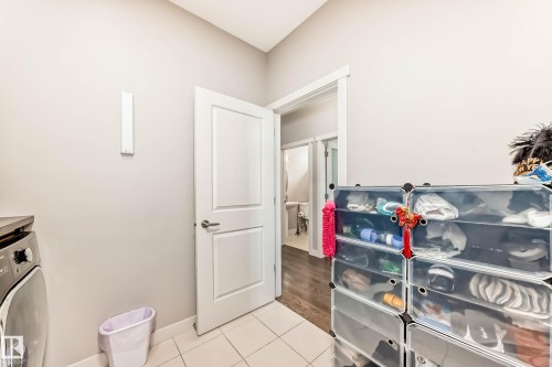 7719 Getty Wynd, Edmonton, AB - Indoor Photo Showing Other Room