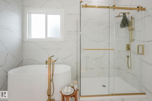 264 Falcon Crescent, Leduc, AB - Indoor Photo Showing Bathroom