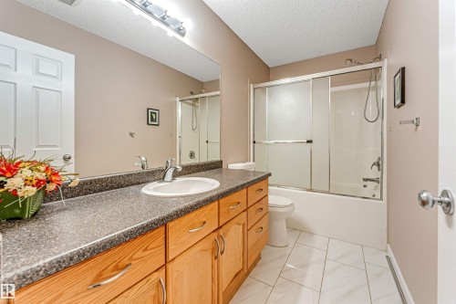 3331 26 Street, Edmonton, AB - Indoor Photo Showing Bathroom