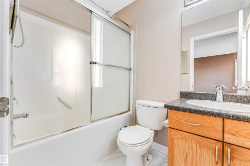 3331 26 Street, Edmonton, AB - Indoor Photo Showing Bathroom