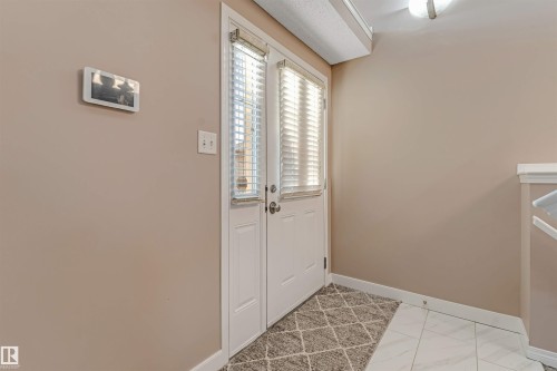 3331 26 Street, Edmonton, AB - Indoor Photo Showing Other Room