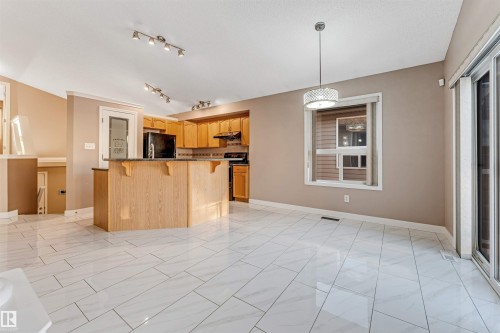 3331 26 Street, Edmonton, AB - Indoor Photo Showing Kitchen