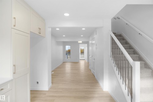 4354 Kinglet Drive, Edmonton, AB - Indoor Photo Showing Other Room