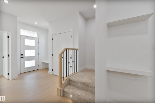 215 Falcon Crescent, Leduc, AB - Indoor Photo Showing Other Room